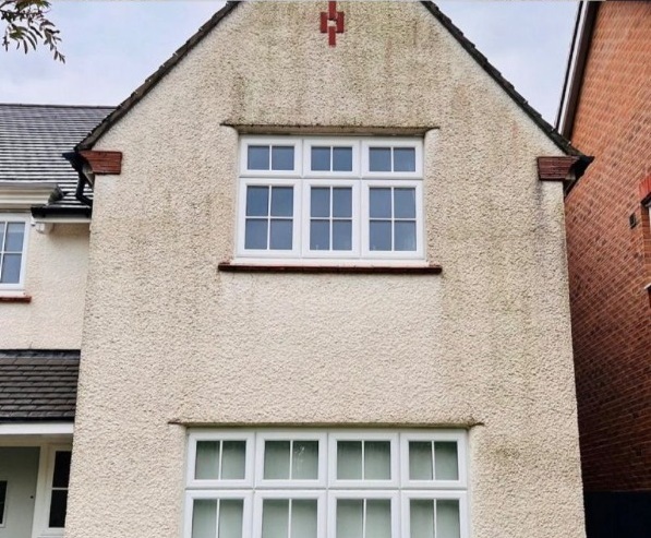 Před – znečištěná fasáda